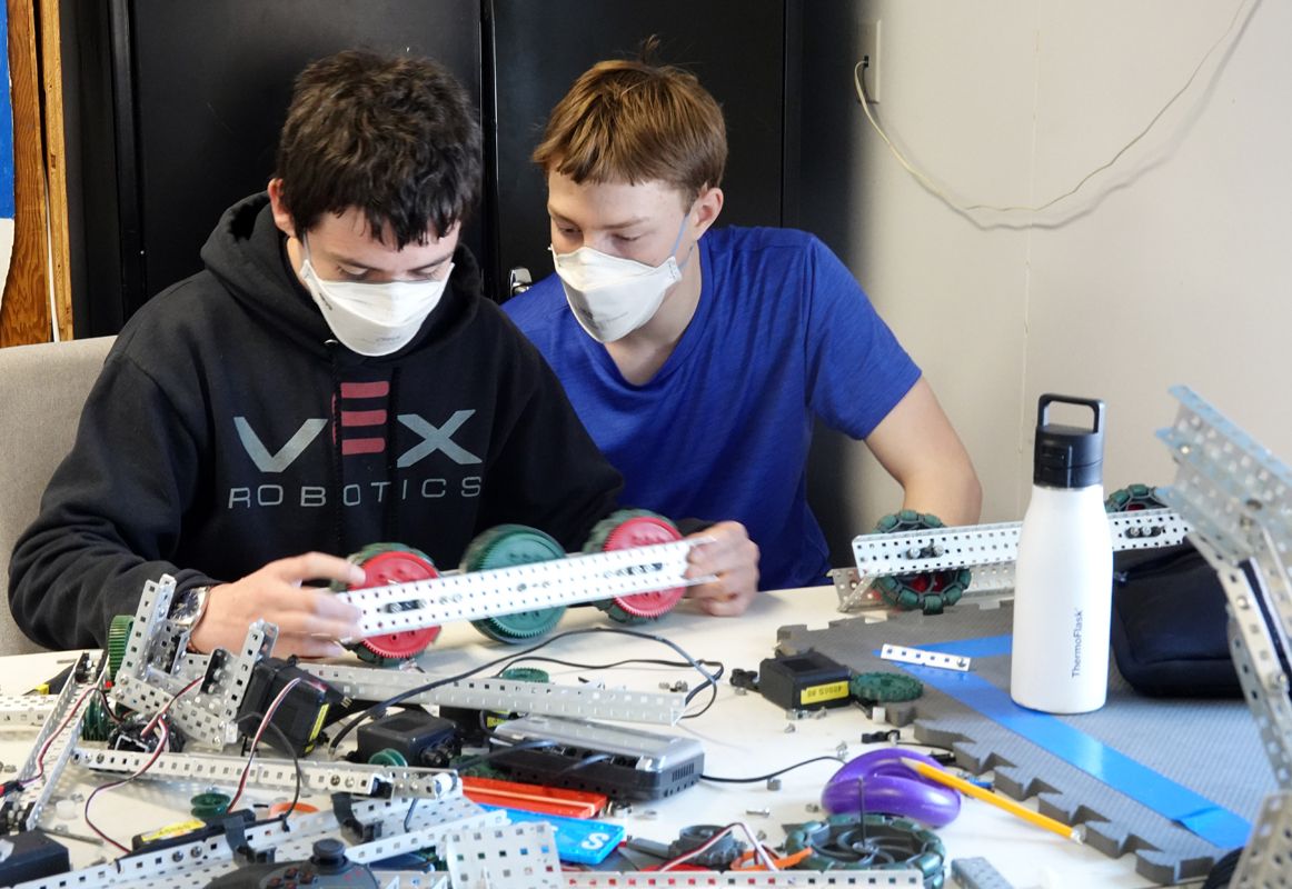 With skill and strategy, Thetford robotics teams qualify for world championship